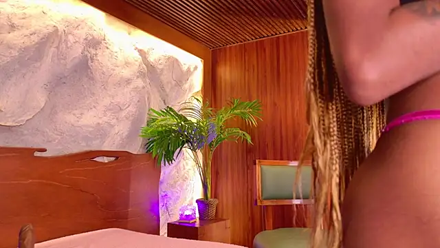 Rolyloren  online show from March 12, 2026, 4:13 pm