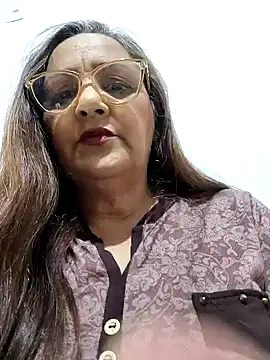 Snapshot of Noemipopi chatting on May 11, 2026, 10:18 pm Noemipopi online show from May 11, 2026, 10:18 pm