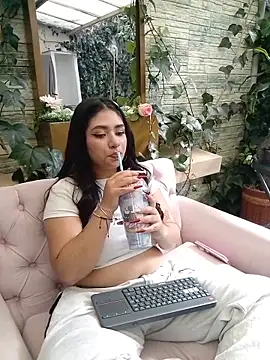 KaileeRoss online show from March 7, 2026, 1:41 pm