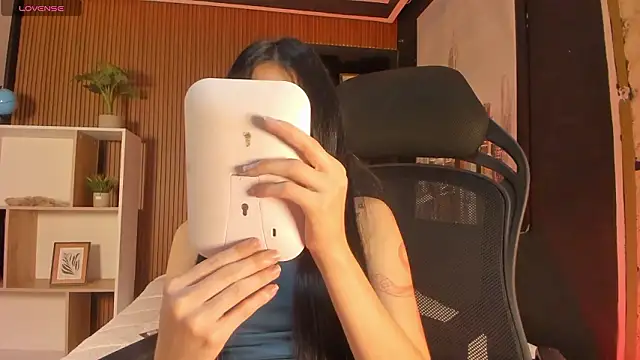 MelLove  online show from March 13, 2026, 9:21 pm