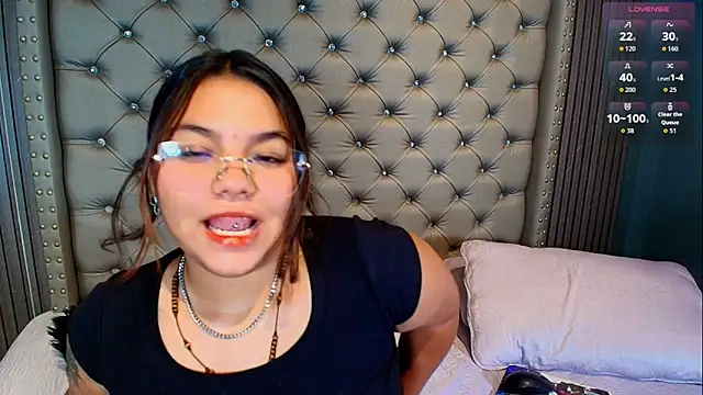 NAOMI cute  online show from April 11, 2026, 6:45 pm