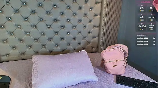 NAOMI cute  online show from April 23, 2026, 5:59 pm