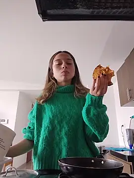 LuuluBerry online show from March 14, 2026, 3:50 pm