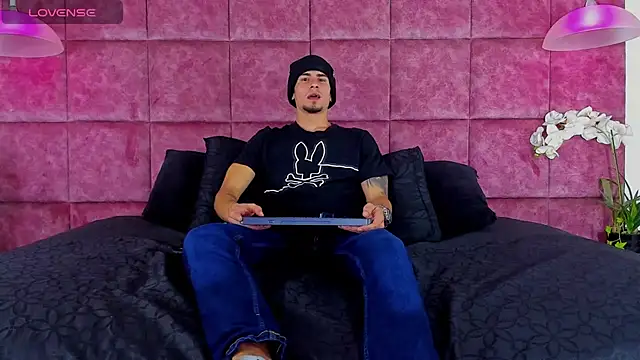 SharonTygaX online show from February 19, 2026, 4:19 am