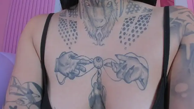 Snapshot of Adri_tatto_7 chatting on June 11, 2026, 12:32 am Adri tatto 7 online show from June 11, 2026, 12:32 am