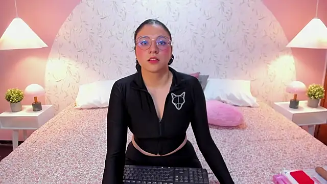 Angelie Rosebrm online show from February 21, 2026, 12:33 am