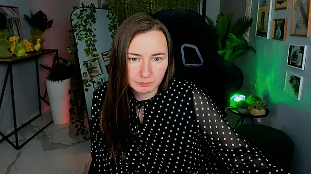 Snapshot of Golden_Dragon chatting on May 26, 2026, 8:43 am Golden Dragon online show from May 26, 2026, 8:43 am