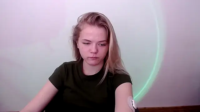 FoxiLana online show from March 12, 2026, 8:20 am