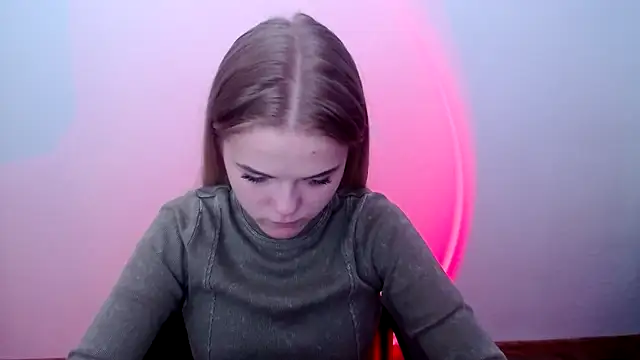 FoxiLana online show from March 18, 2026, 8:28 am