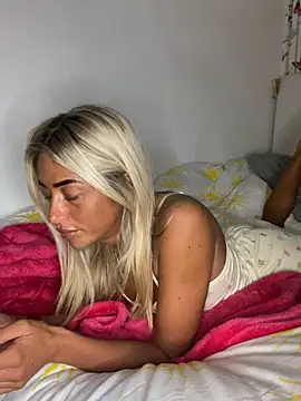 ScarlettGold  online show from April 24, 2026, 4:48 am