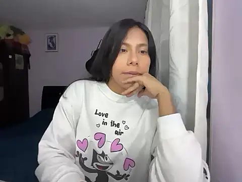 Katerinmm online show from March 12, 2026, 11:00 pm