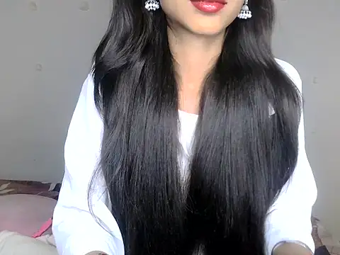 SIKSHA SINGH online show from April 25, 2026, 6:49 pm