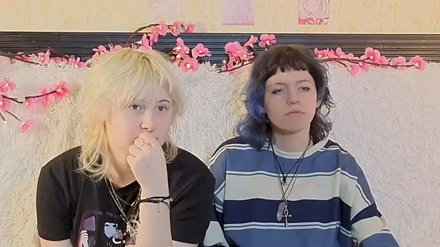 May leaf online show from March 12, 2026, 3:56 am