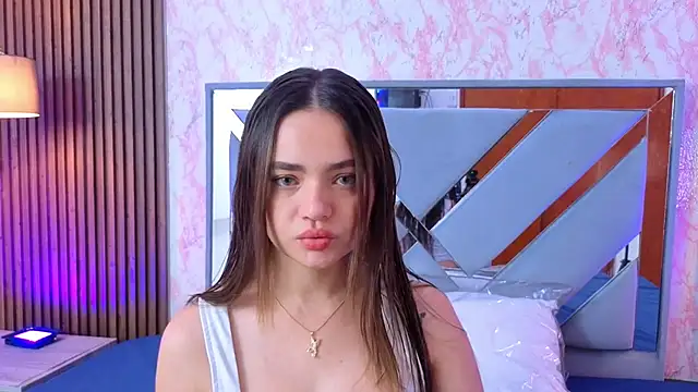 LittleeSara18 online show from May 1, 2026, 11:15 am