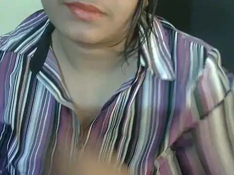 Snapshot of Aniya_Hazel chatting on March 3, 2026, 11:32 pm Aniya Hazel online show from March 3, 2026, 11:32 pm