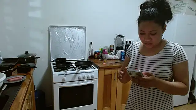 Snapshot of ohra23 chatting on February 24, 2026, 10:08 pm ohra23 online show from February 24, 2026, 10:08 pm