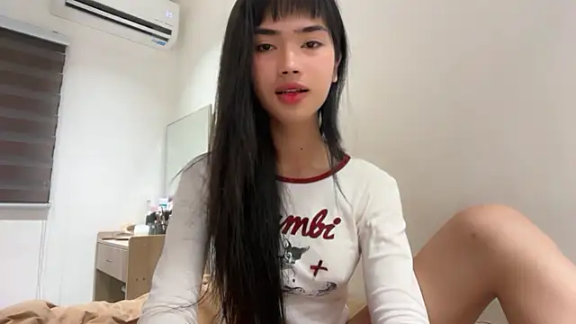Snapshot of Claire_Bearxx chatting on July 27, 2026, 11:06 am Claire Bearxx online show from July 27, 2026, 11:06 am