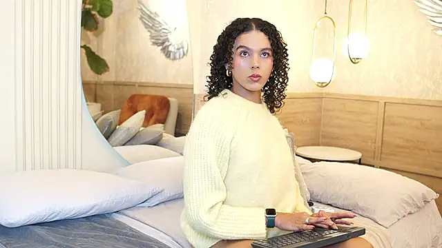 Luxa Velvet online show from February 23, 2026, 12:24 pm