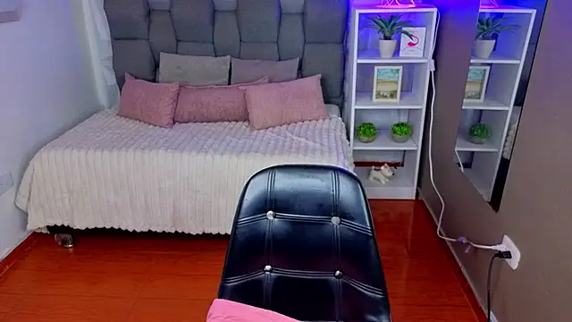 Snapshot of SophyAdams chatting on June 10, 2026, 11:46 pm SophyAdams online show from June 10, 2026, 11:46 pm