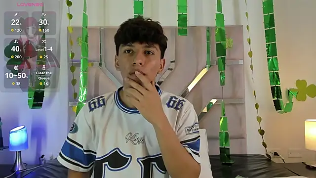 Snapshot of Angel_Lux chatting on March 5, 2026, 6:59 pm Angel Lux online show from March 5, 2026, 6:59 pm