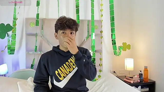 Snapshot of Angel_Lux chatting on March 12, 2026, 7:09 pm Angel Lux online show from March 12, 2026, 7:09 pm