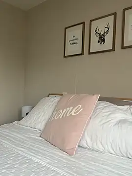 annieford  online show from March 12, 2026, 1:39 pm