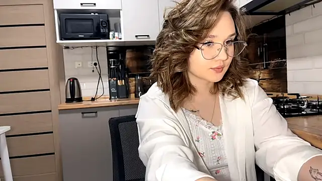 AinaSmith online show from March 12, 2026, 12:22 pm