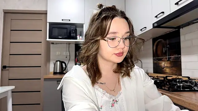 AinaSmith online show from March 16, 2026, 1:15 pm