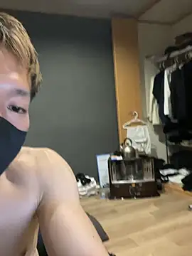 Snapshot of ryuaaaaa chatting on April 8, 2026, 5:24 pm ryuaaaaa online show from April 8, 2026, 5:24 pm
