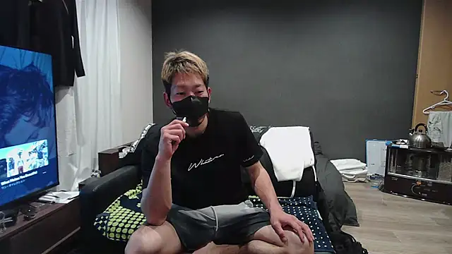 Snapshot of ryuaaaaa chatting on April 18, 2026, 1:04 pm ryuaaaaa online show from April 18, 2026, 1:04 pm