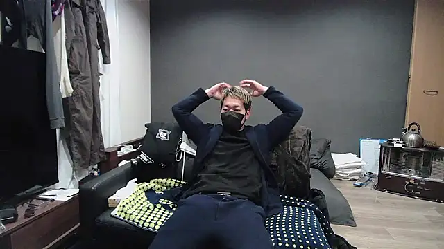Snapshot of ryuaaaaa chatting on April 22, 2026, 4:30 pm ryuaaaaa online show from April 22, 2026, 4:30 pm