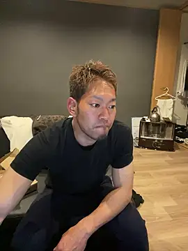 Snapshot of ryuaaaaa chatting on May 20, 2026, 5:19 pm ryuaaaaa online show from May 20, 2026, 5:19 pm