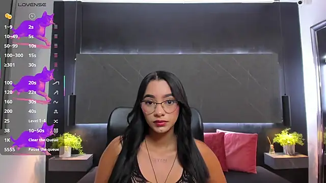 Emelyy Jones online show from April 22, 2026, 11:34 am