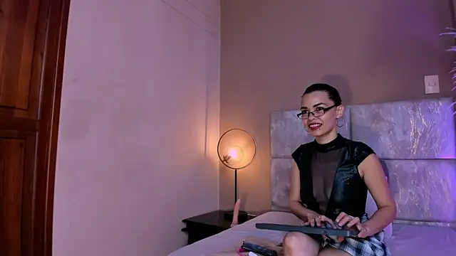 KatrionaNyx online show from April 29, 2026, 9:10 pm