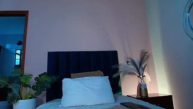 KatrionaNyx online show from April 30, 2026, 9:08 pm