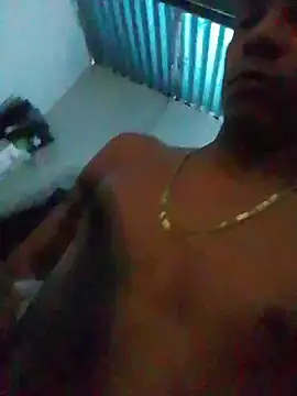 blackhot22c online show from May 3, 2026, 5:41 pm
