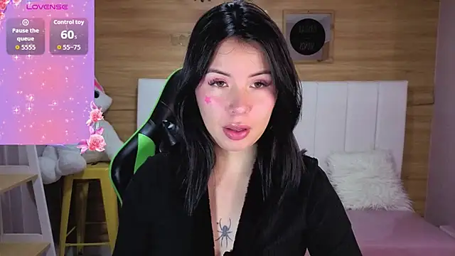 Kylia a online show from April 30, 2026, 1:28 pm