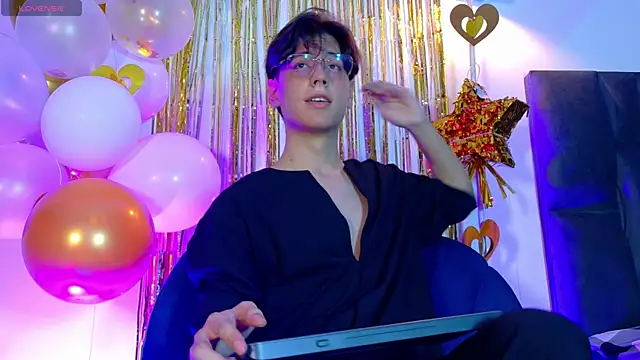lui x dust online show from April 26, 2026, 2:20 am