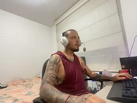 Maximo Garcia17 online show from March 9, 2026, 1:53 am