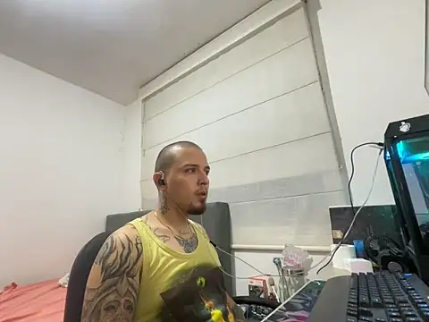 Maximo Garcia17 online show from March 14, 2026, 3:01 am