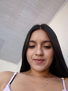 DulceCaroX online show from July 28, 2026, 1:21 pm