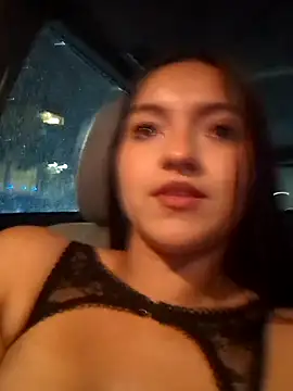 DulceCaroX online show from August 2, 2026, 3:49 am