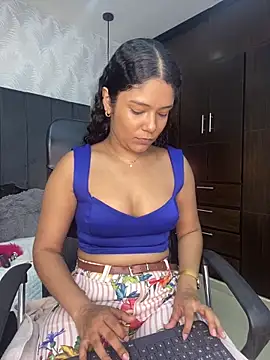 Snapshot of Miaafoxx__ chatting on March 12, 2026, 7:31 pm Miaafoxx online show from March 12, 2026, 7:31 pm