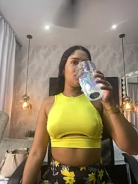 Snapshot of Miaafoxx__ chatting on March 16, 2026, 7:40 pm Miaafoxx online show from March 16, 2026, 7:40 pm