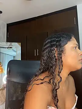 Snapshot of Miaafoxx__ chatting on March 19, 2026, 7:29 pm Miaafoxx online show from March 19, 2026, 7:29 pm