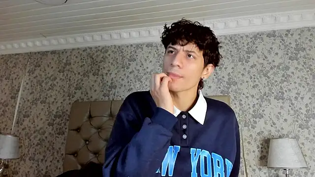 LeoFeniix online show from March 13, 2026, 4:30 am