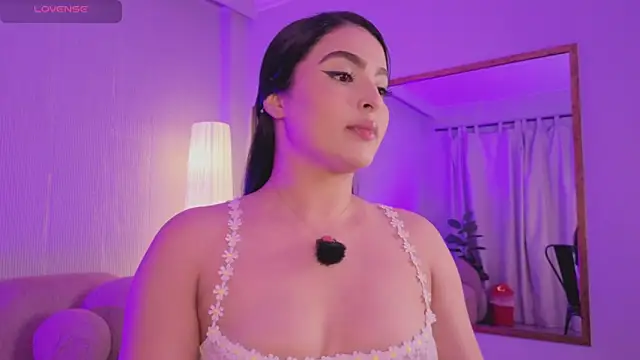 Stephany Harlot online show from April 29, 2026, 11:22 pm