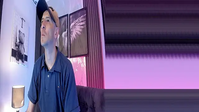 Milanwhite  online show from March 16, 2026, 11:36 am