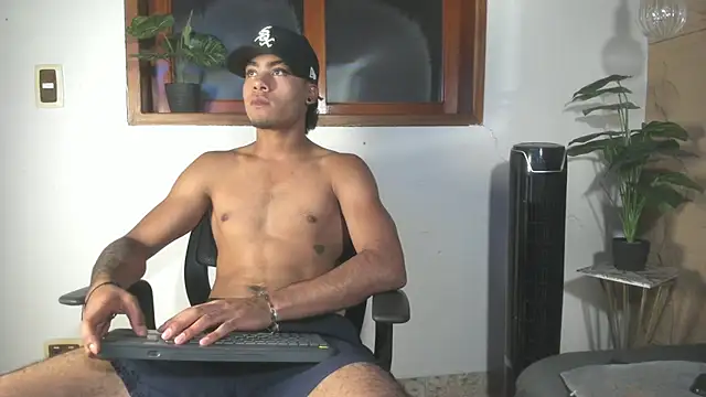Snapshot of Jeremy_wallker chatting on May 20, 2026, 8:48 pm Jeremy wallker online show from May 20, 2026, 8:48 pm