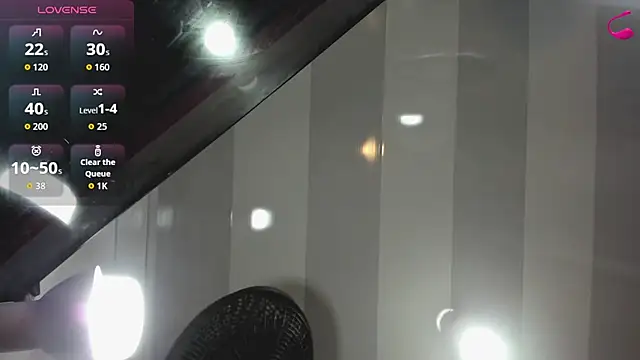 Snapshot of Alondra_Wile chatting on July 20, 2026, 7:49 pm Alondra Wile online show from July 20, 2026, 7:49 pm